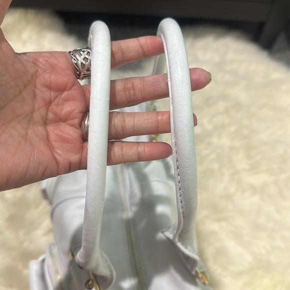 Michael Kors soft leather white  purse - Picture 5 of 8
